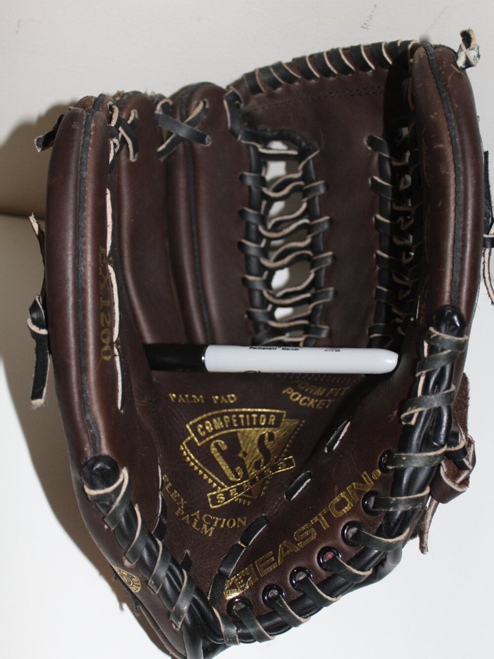 Easton EX1200 12" Right Hand Thrower Baseball Dark Brown Leather Glove Mint
